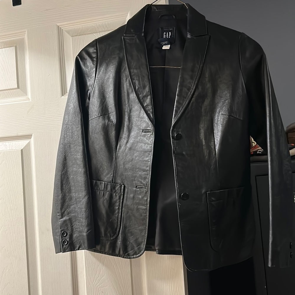 GAP leather blazer size XS black in color.